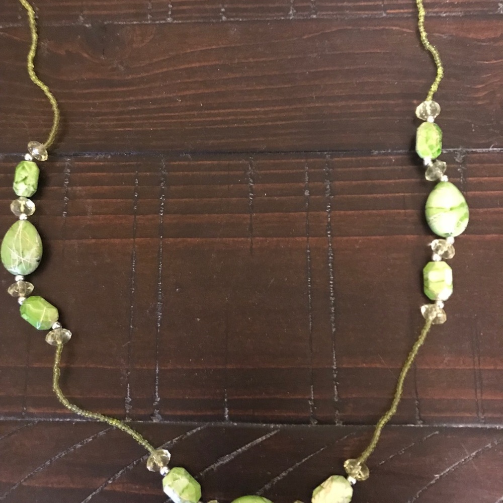 Green polished stone and beaded necklace